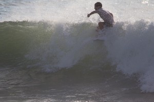 Arugambay-&-Surfers-(3)