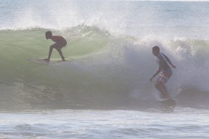 Arugambay-&-Surfers-(9)