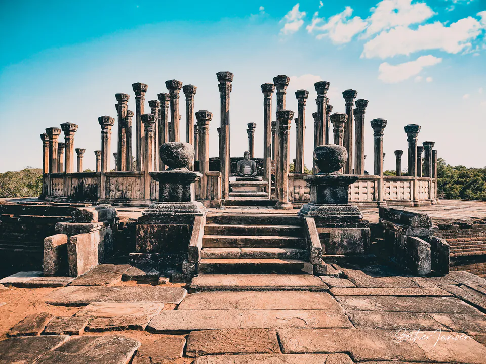 Concentric rings of stone pillars around the ruined Vatadage at Medirigiriya